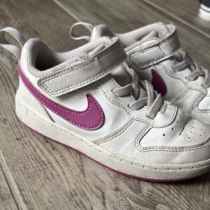 Nike Low Court borough